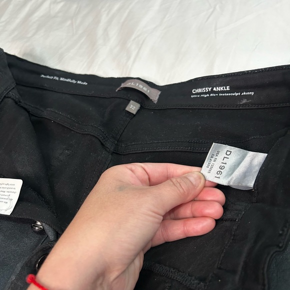 DL1961 - Chrissy Ultra High Rise Instasculpt Ankle Skinny in Graphite - Picture 6 of 14